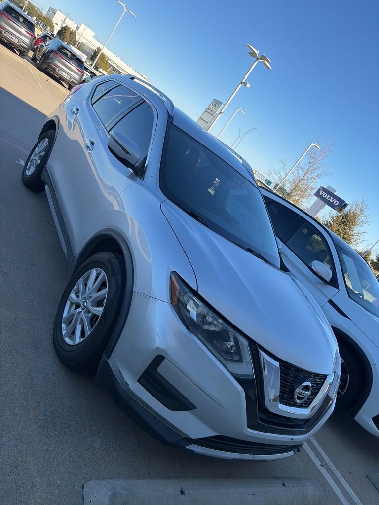 Used 2017 Nissan Rogue SV