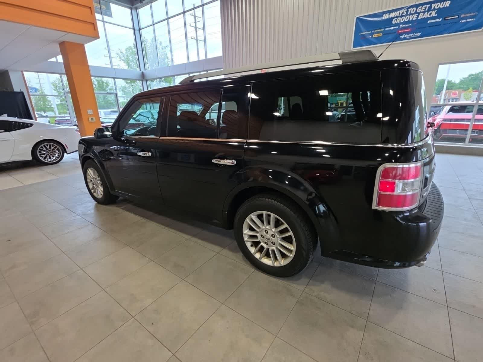 Used 2018 Ford Flex SEL w/ Equipment Group 202A AWD/4WD image 14