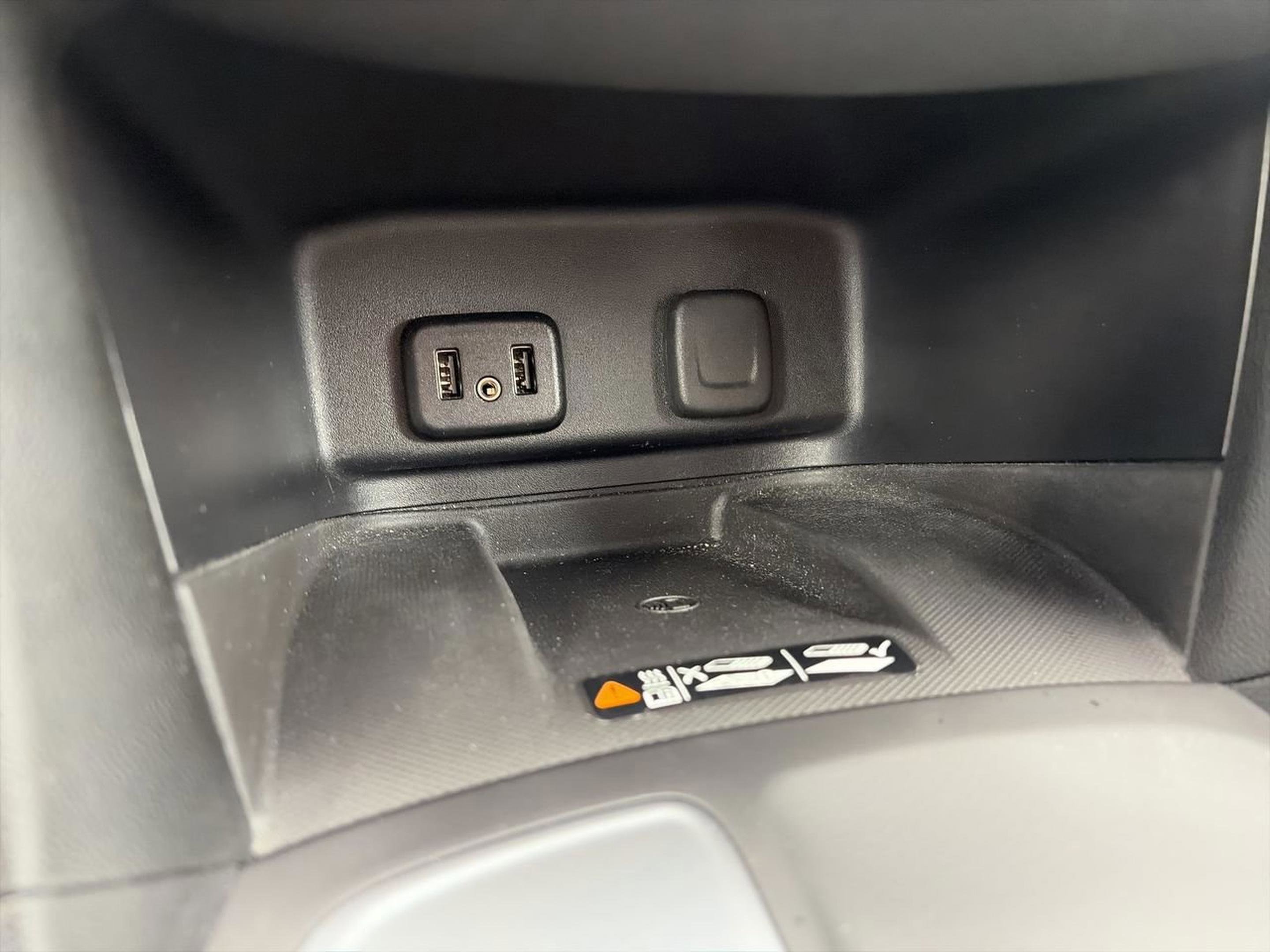 Used 2018 Chevrolet Equinox Premier image 31