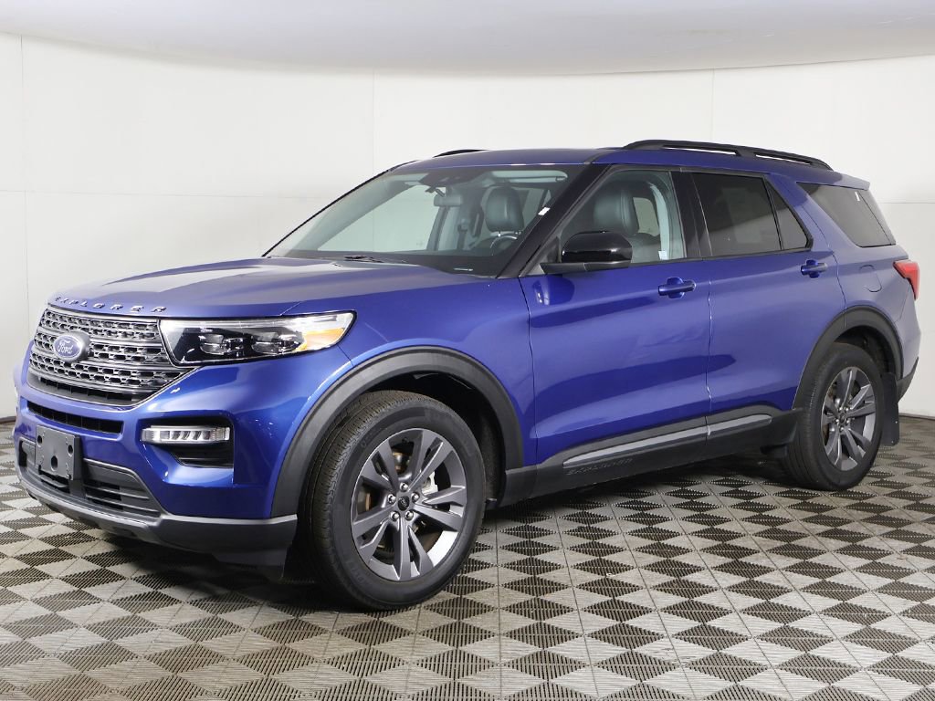 Used 2022 Ford Explorer XLT w/ Equipment Group 202A AWD/4WD image 8
