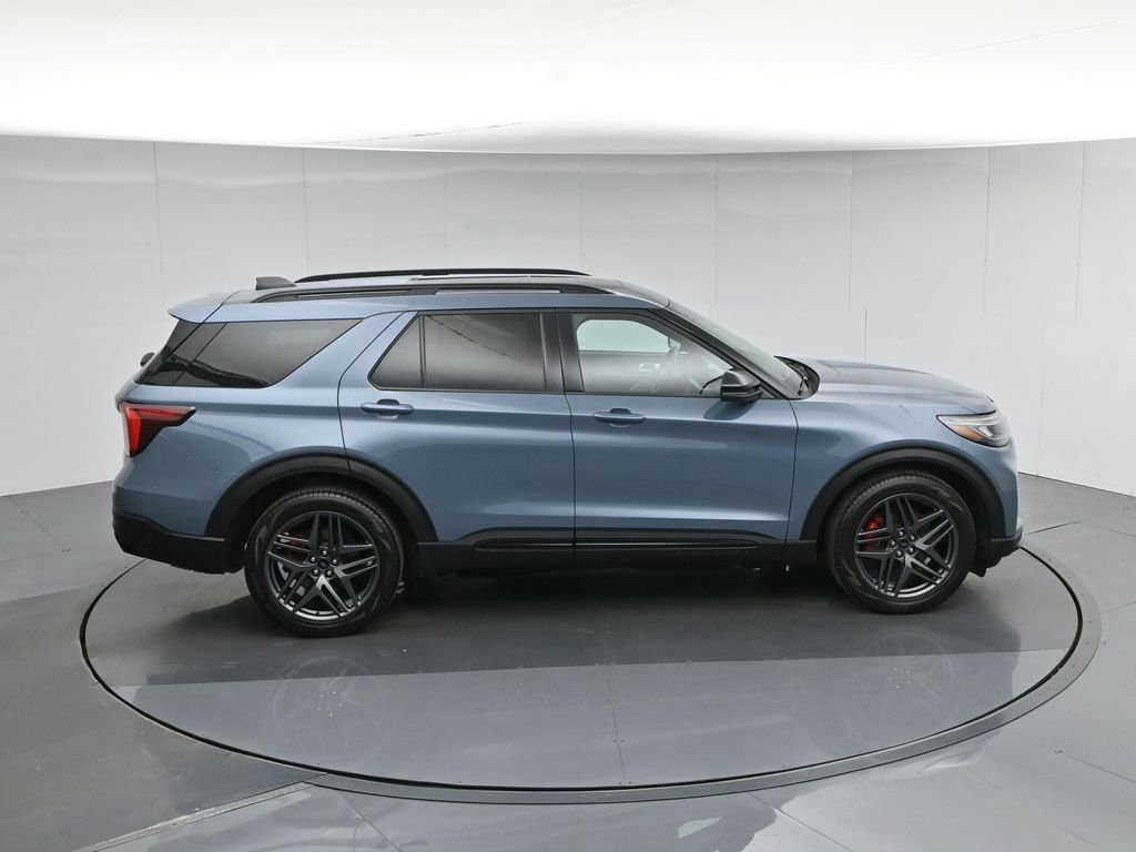 Used 2025 Ford Explorer ST image 42