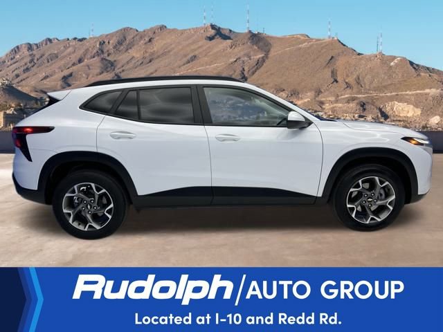 Used 2025 Chevrolet Trax LT image 6