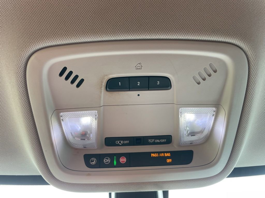 Used 2019 Chevrolet Traverse LT FWD image 39