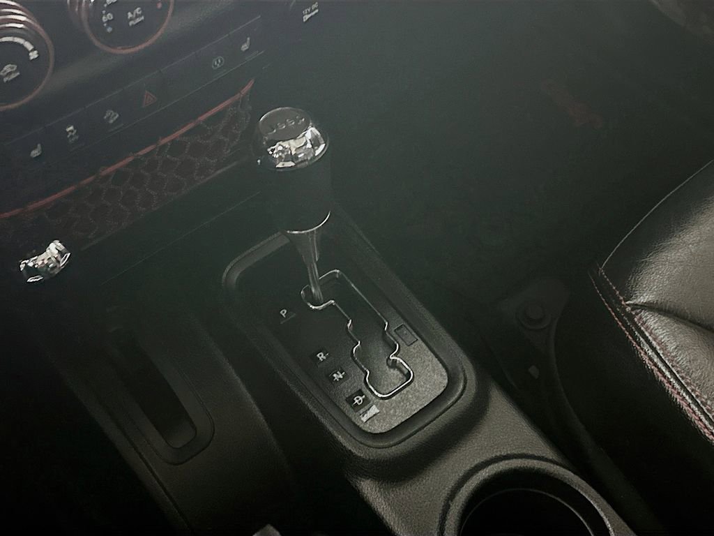 Used 2017 Jeep Wrangler Unlimited Rubicon image 16