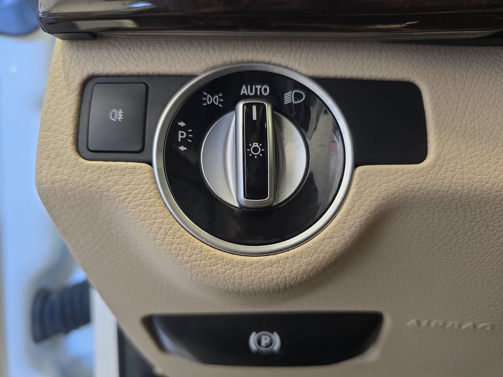 Used 2015 Mercedes-Benz GLK 350 4MATIC image 27