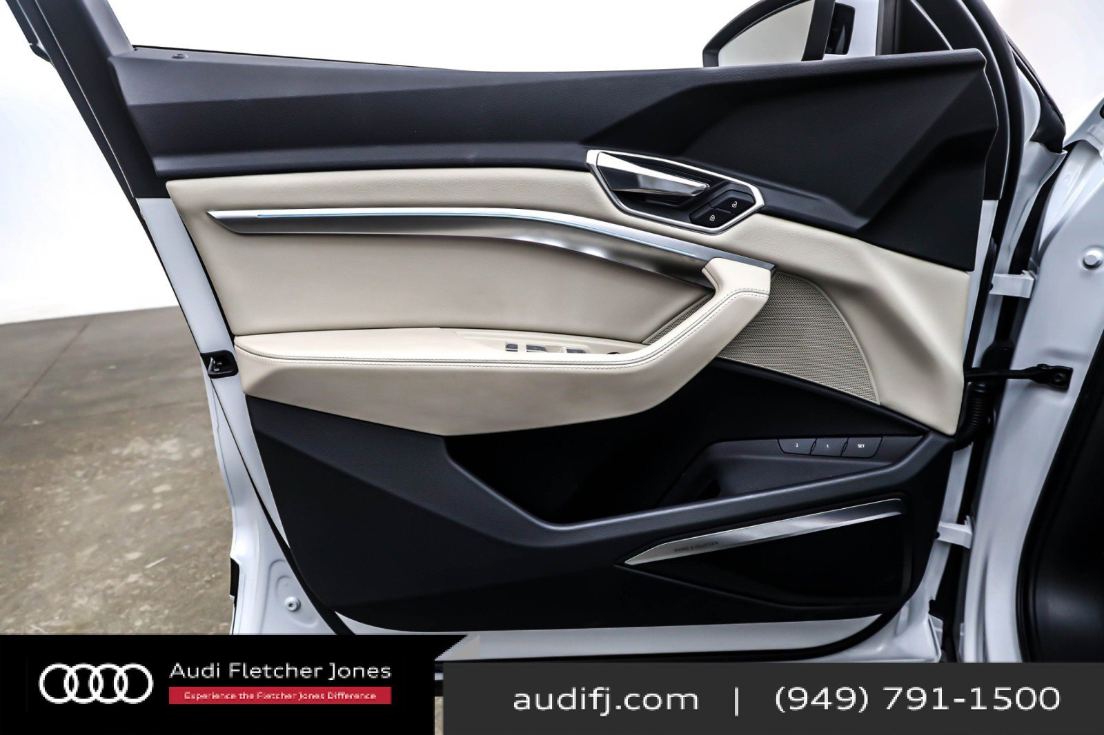 Used 2023 Audi e-tron Prestige w/ Prestige Package image 21