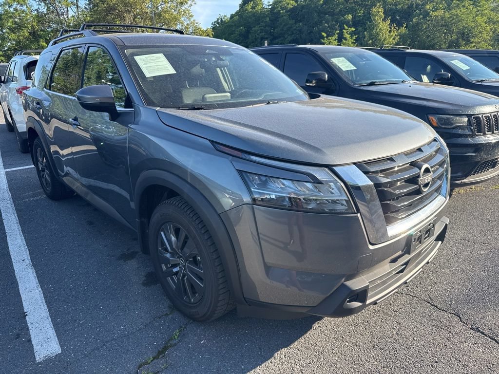 Used 2022 Nissan Pathfinder SV AWD/4WD image 1