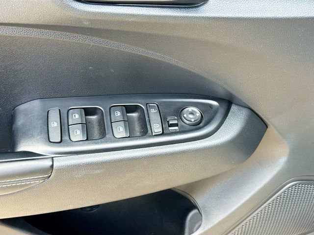 Used 2023 Hyundai Venue Limited w/ Cargo Package FWD image 17