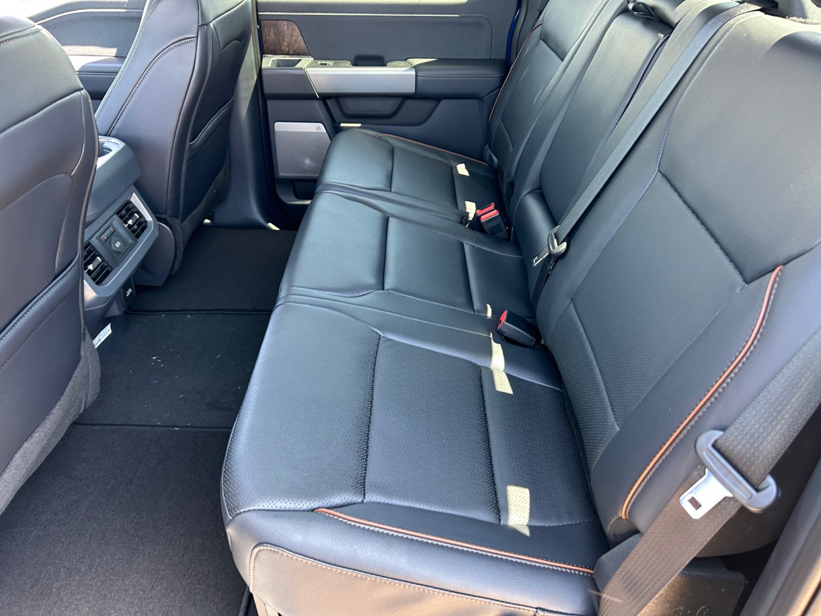 New 2026 Ford F350 Lariat w/ Black Appearance Package AWD/4WD image 17