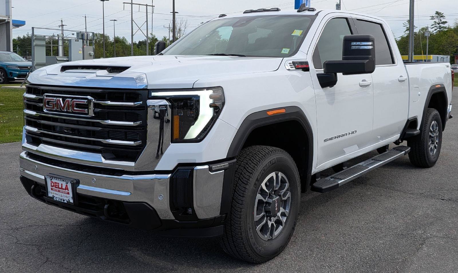 New 2026 GMC Sierra 2500 SLE w/ SLE Value Package; AWD/4WD image 4