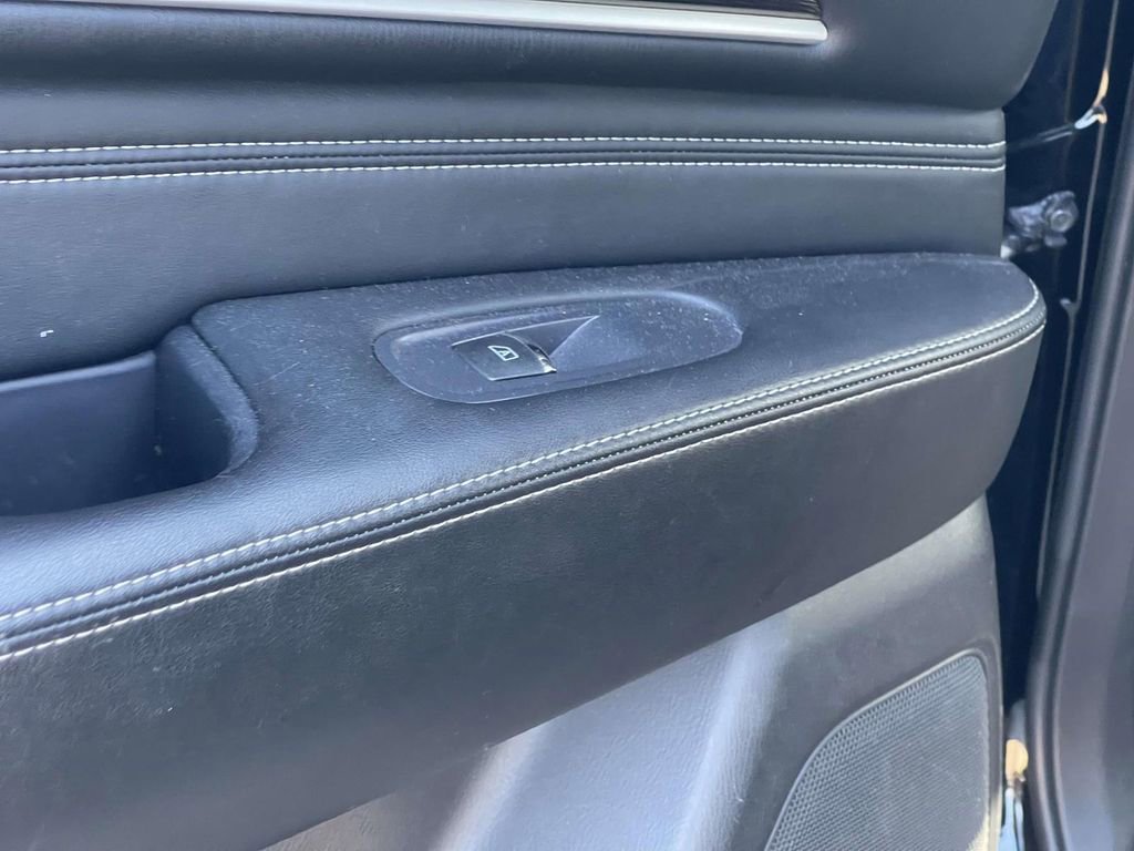 Used 2019 INFINITI QX60 Luxe w/ Essential Package image 14