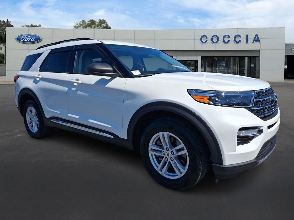 Certified 2023 Ford Explorer XLT w/ Equipment Group 202A image 3