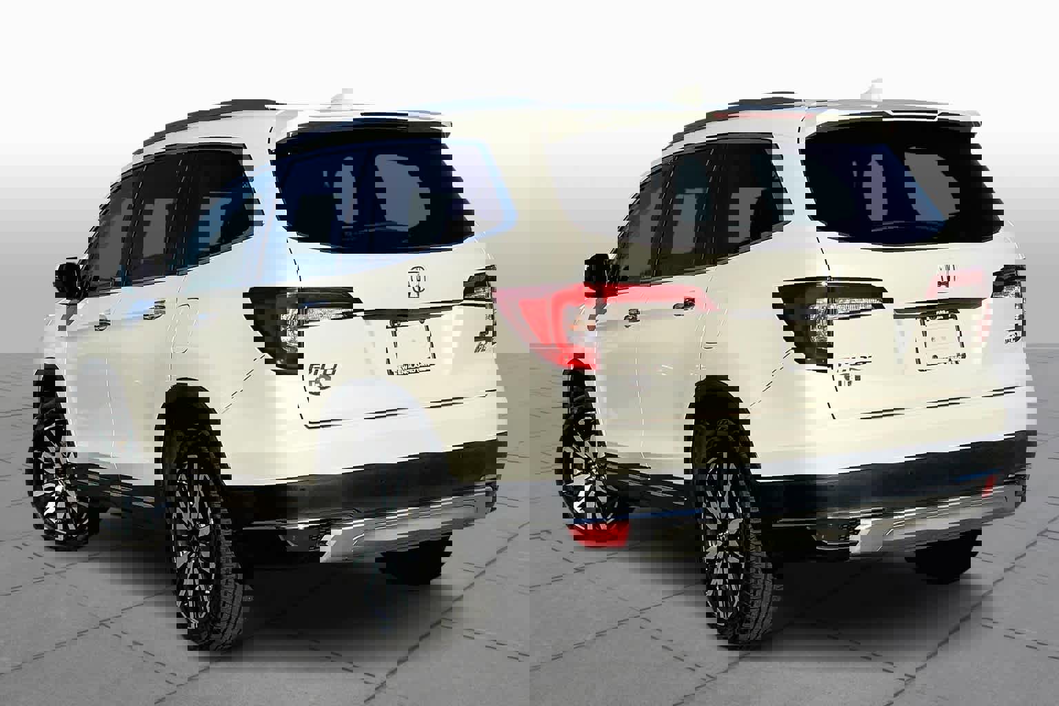 Used 2019 Honda Pilot Touring image 12