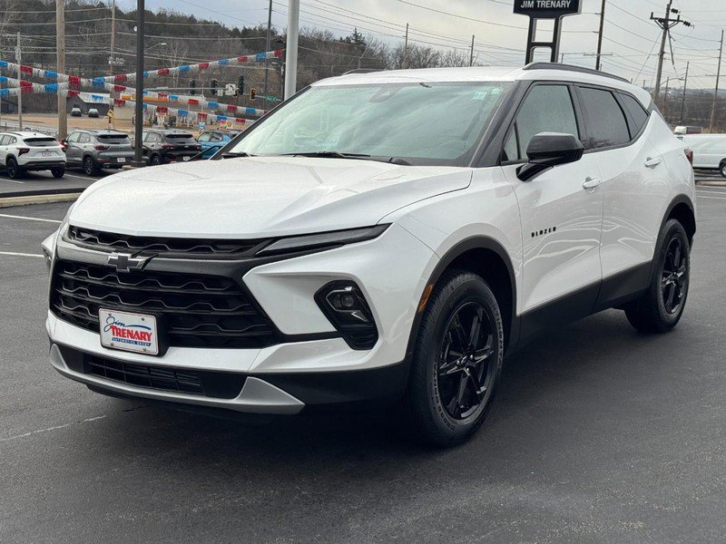 New 2025 Chevrolet Blazer LT w/ Midnight/Sport Edition FWD image 9