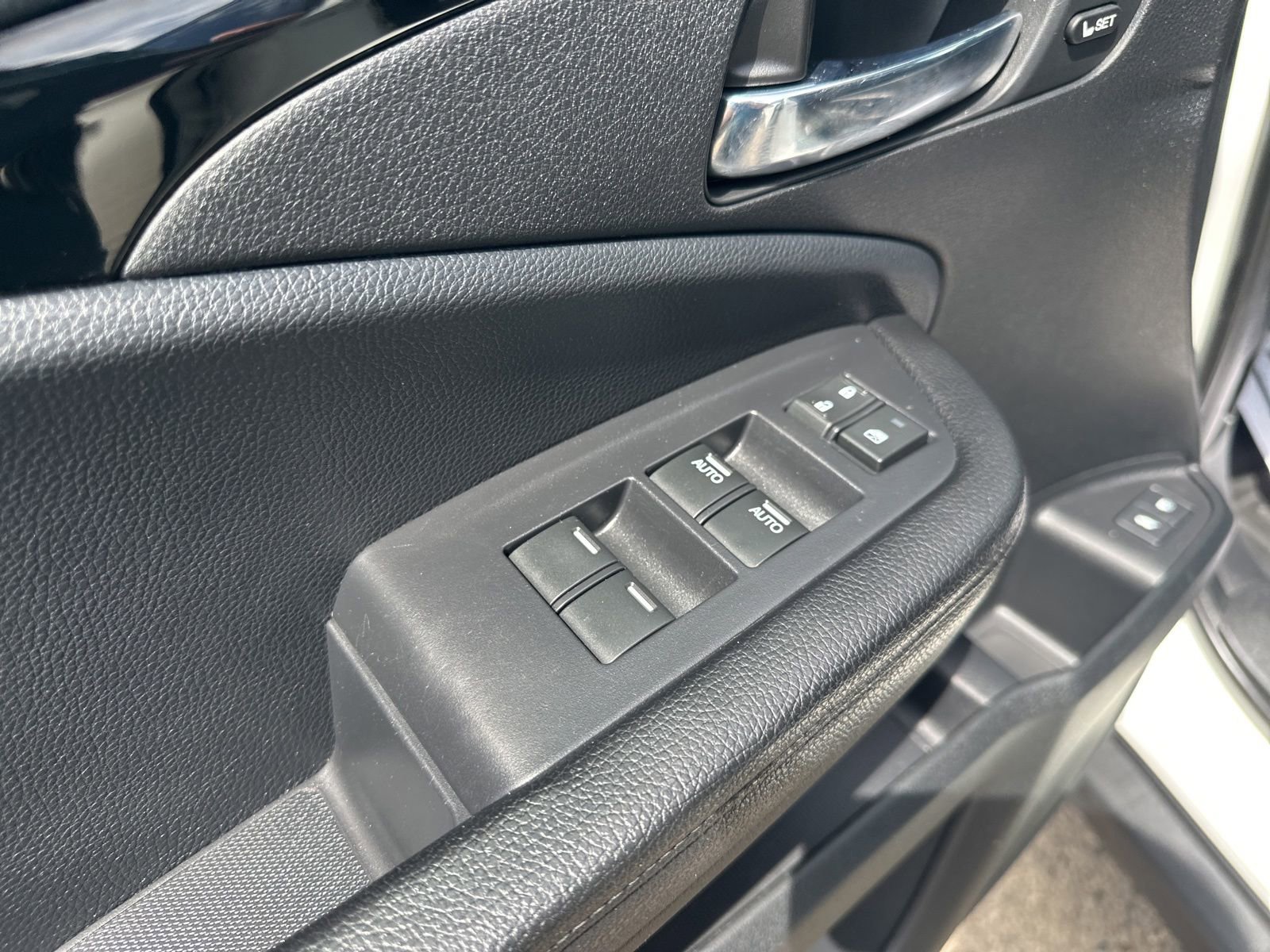 Used 2018 Honda Pilot Touring image 18
