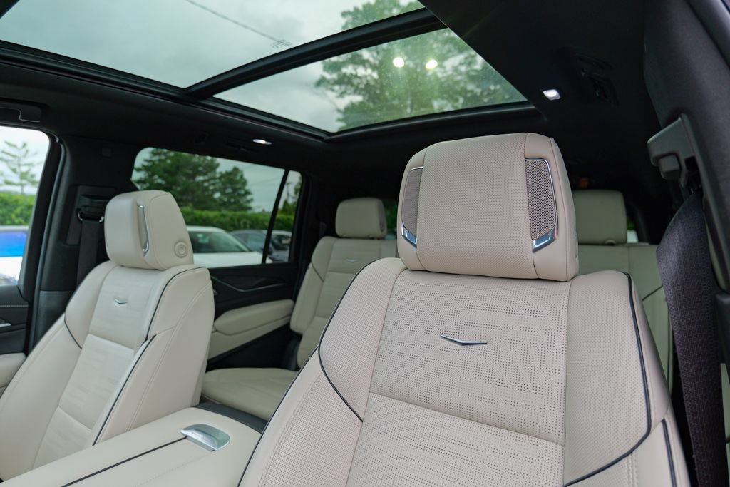 Used 2023 Cadillac Escalade ESV Sport w/ Touring Package AWD/4WD image 24