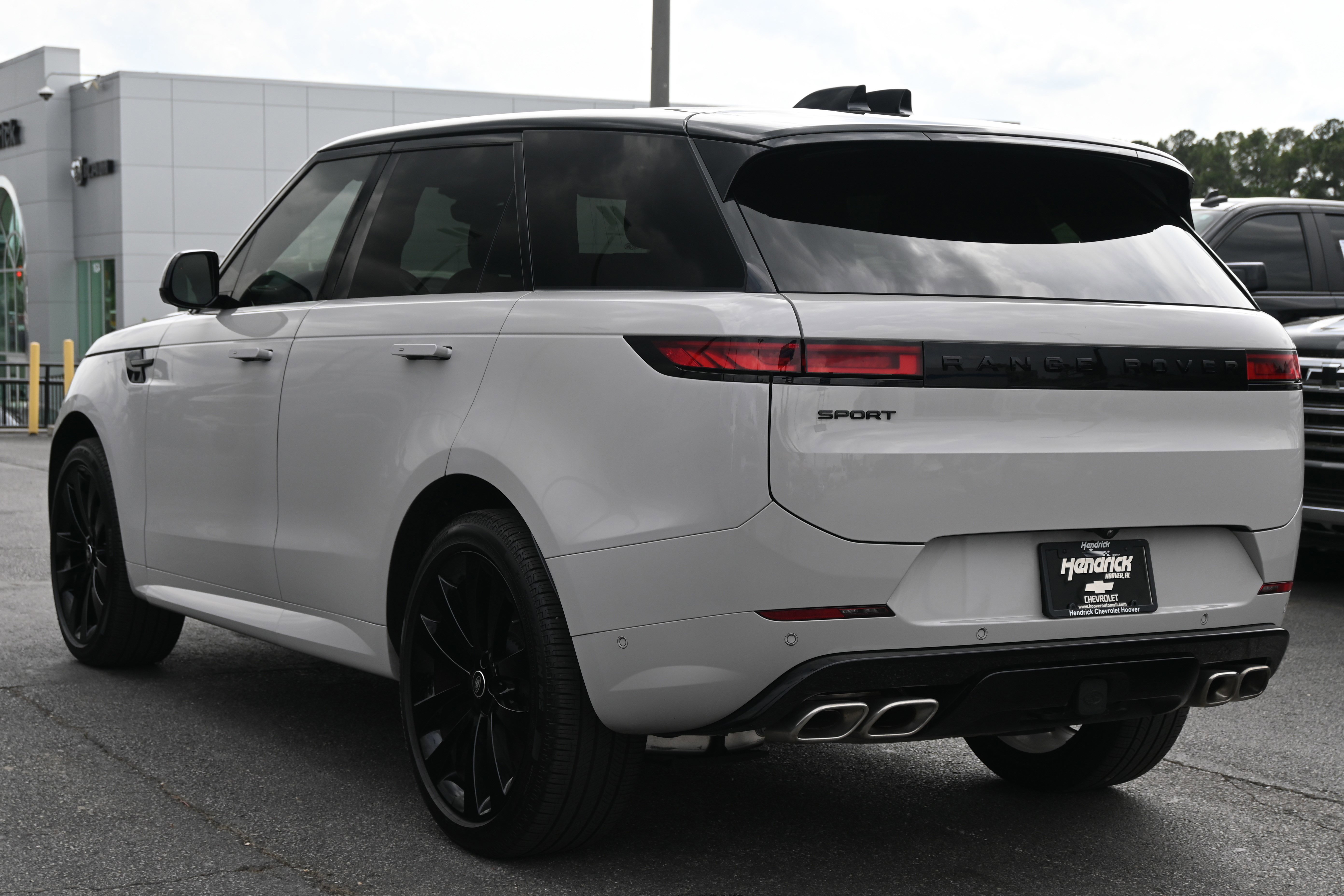 Used 2025 Land Rover Range Rover Sport Dynamic SE image 13