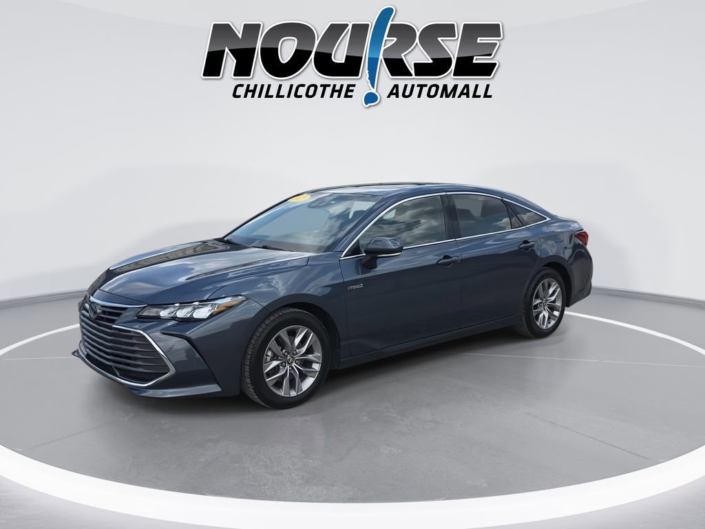 Used 2021 Toyota Avalon XLE w/ Moonroof Package FWD image 4