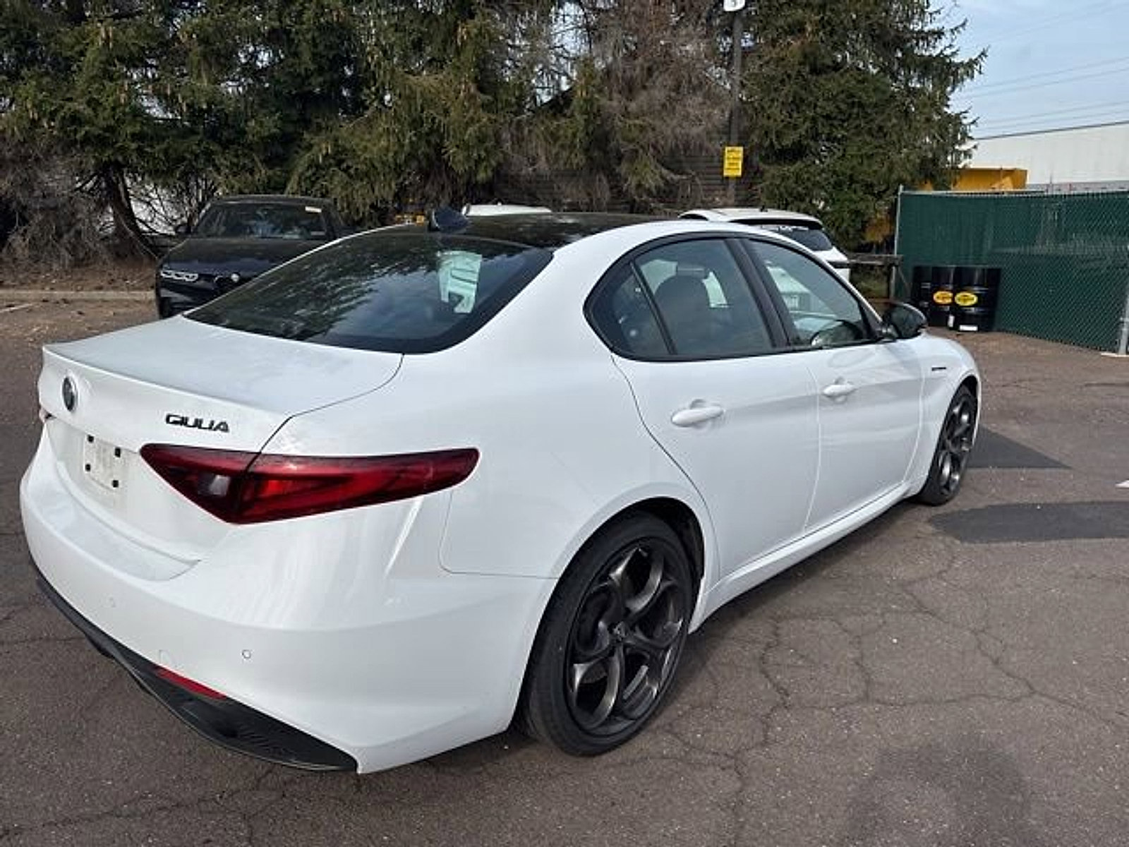 Used 2023 Alfa Romeo Giulia Estrema image 9