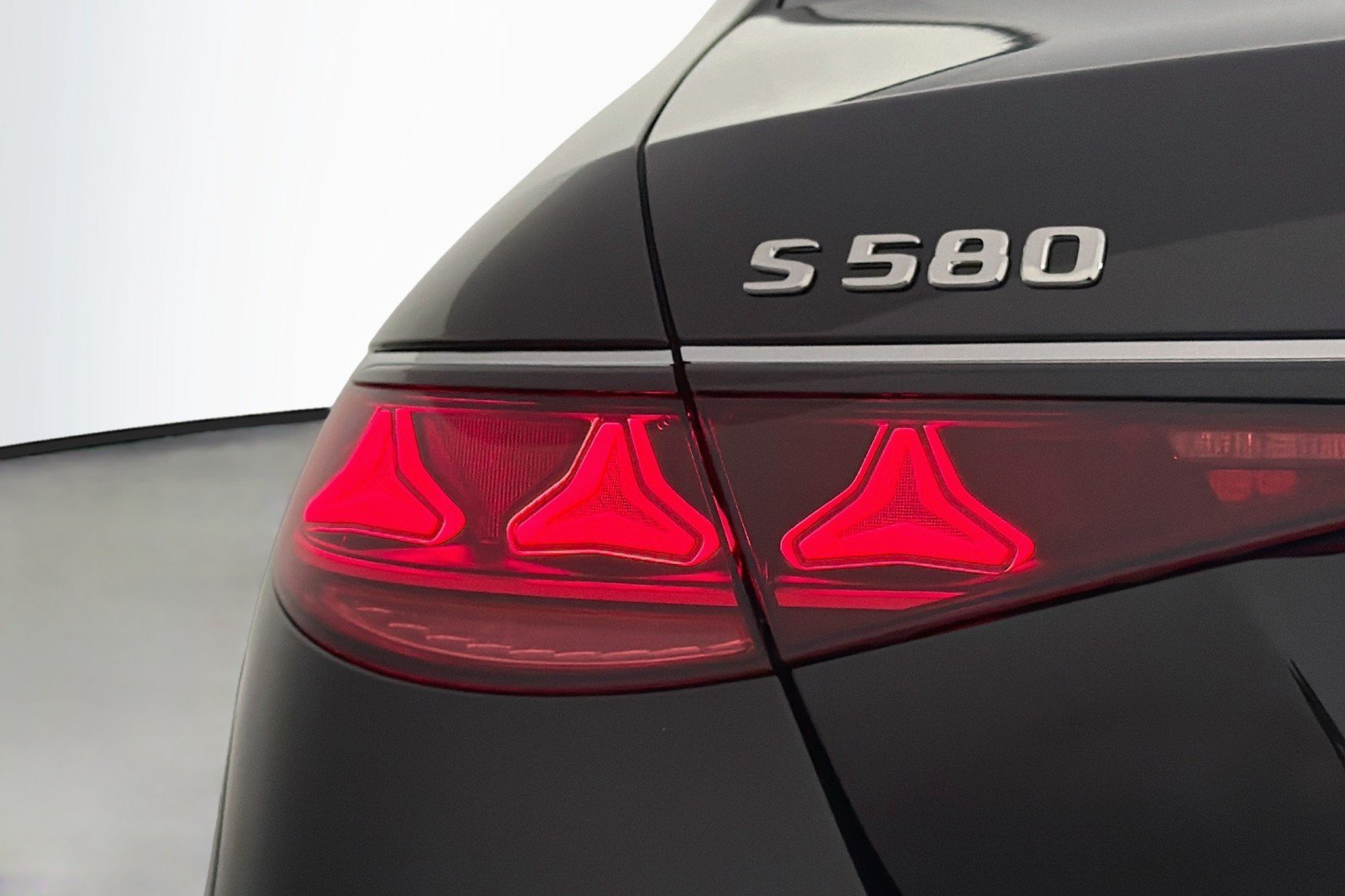 New 2027 Mercedes-Benz S 580 4MATIC Sedan image 17