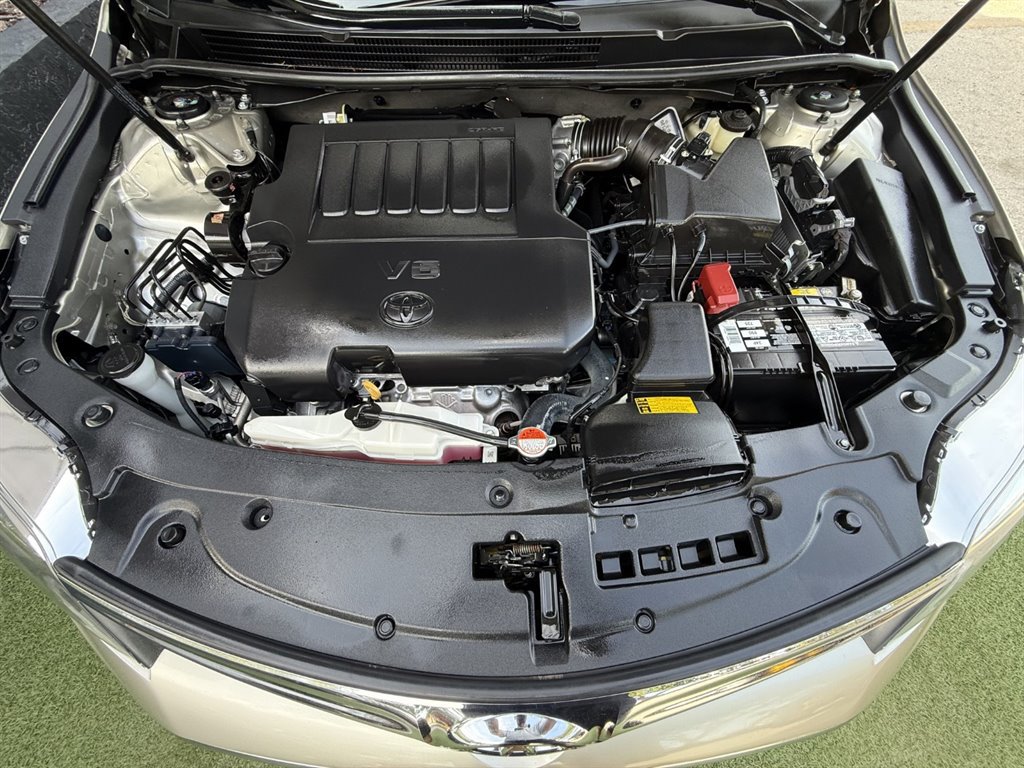 Used 2016 Toyota Avalon Touring FWD image 33