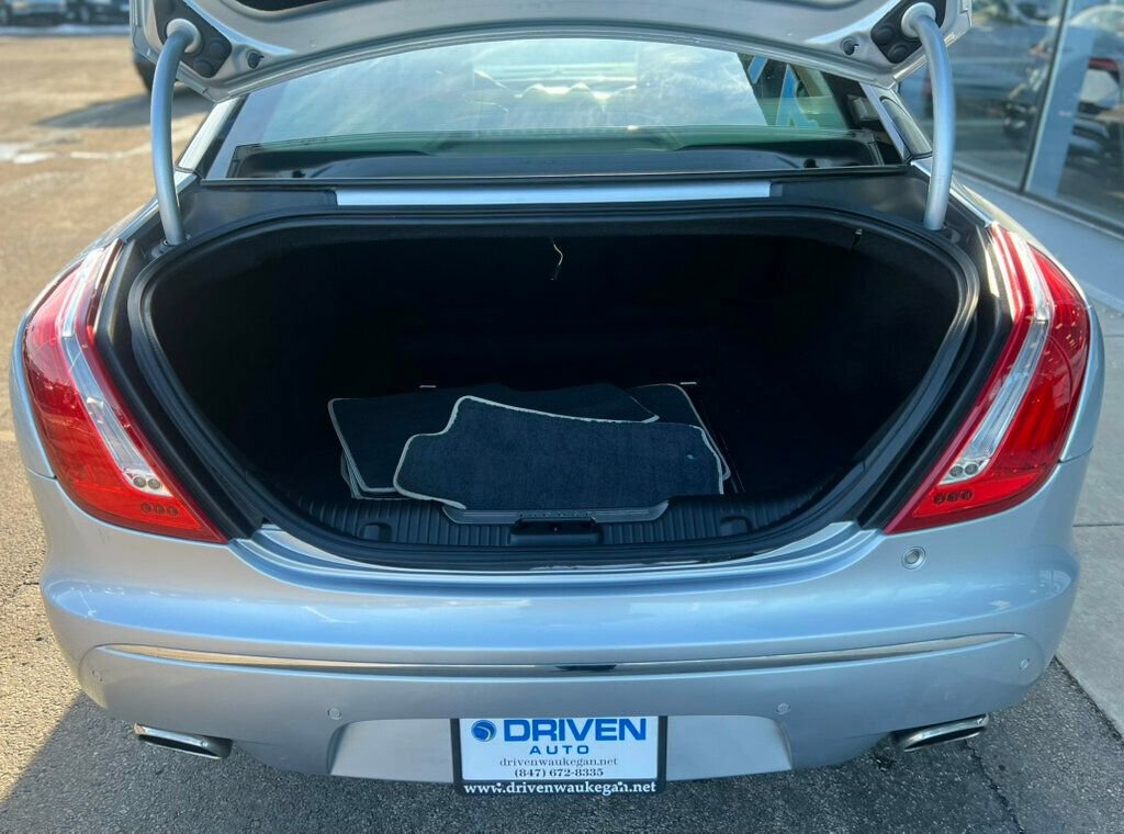 Used 2011 Jaguar XJ L image 8