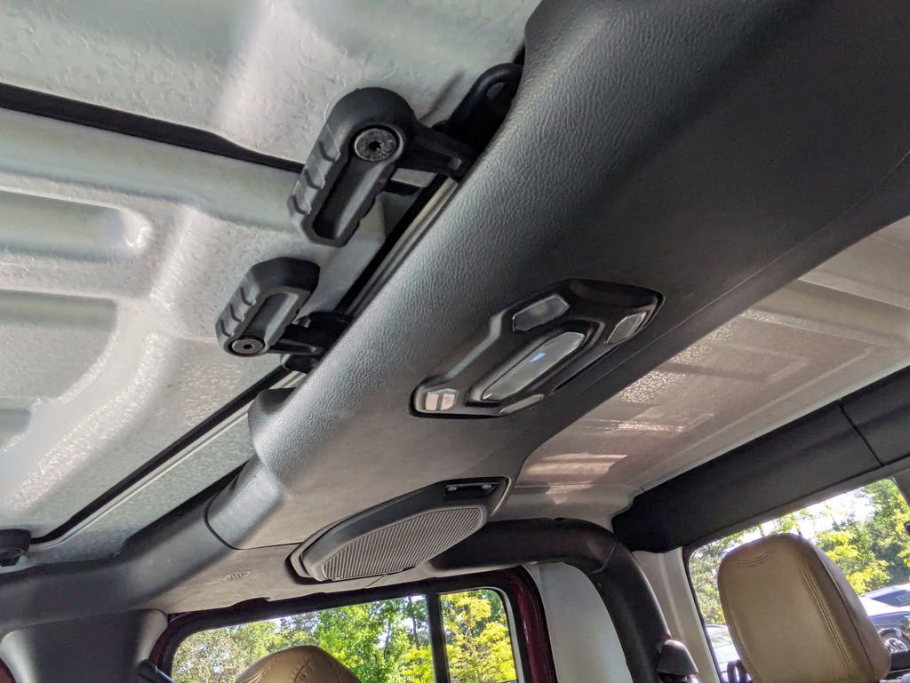 Used 2021 Jeep Gladiator Rubicon AWD/4WD image 18
