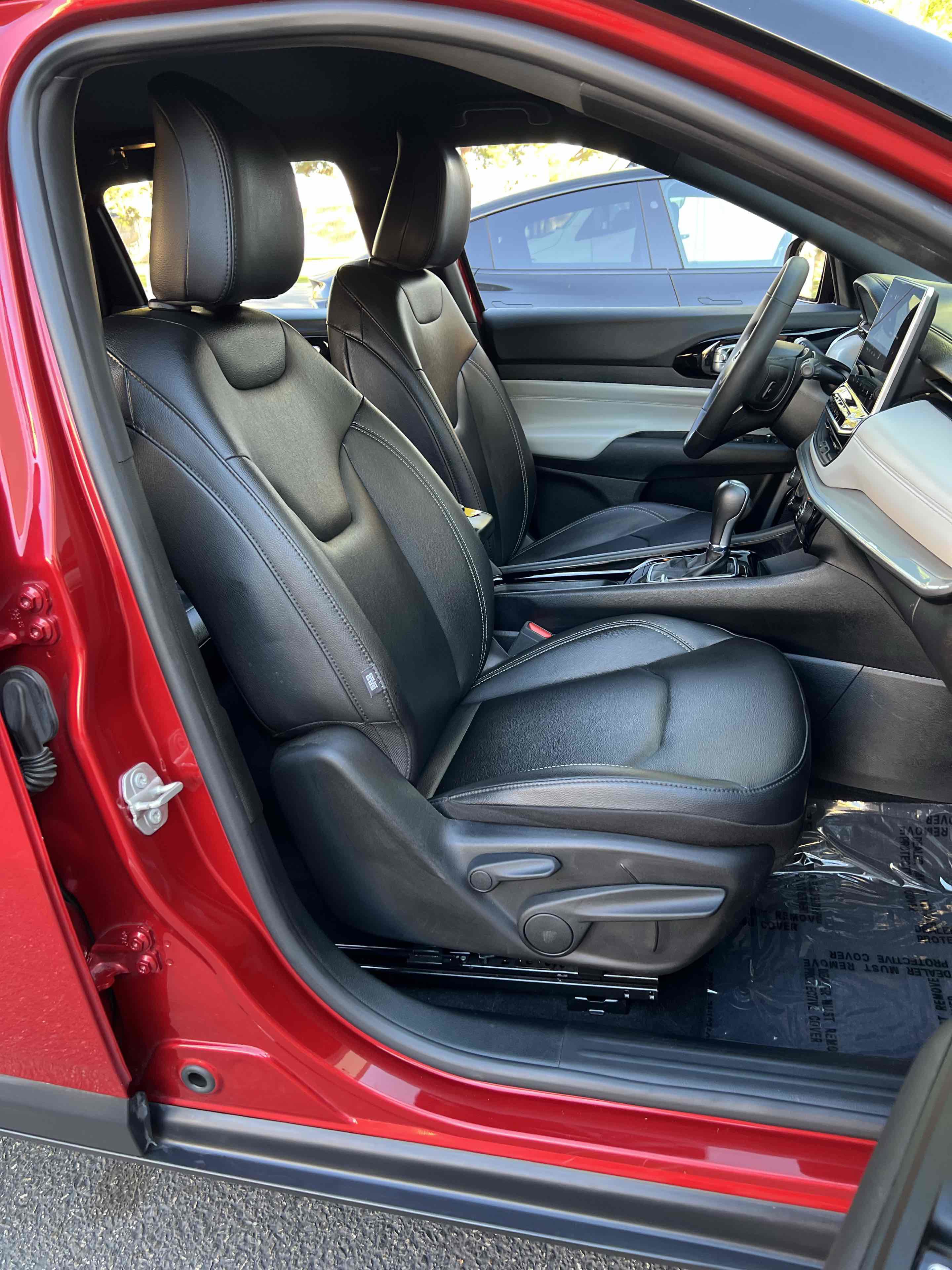 Used 2025 Jeep Compass Limited image 39