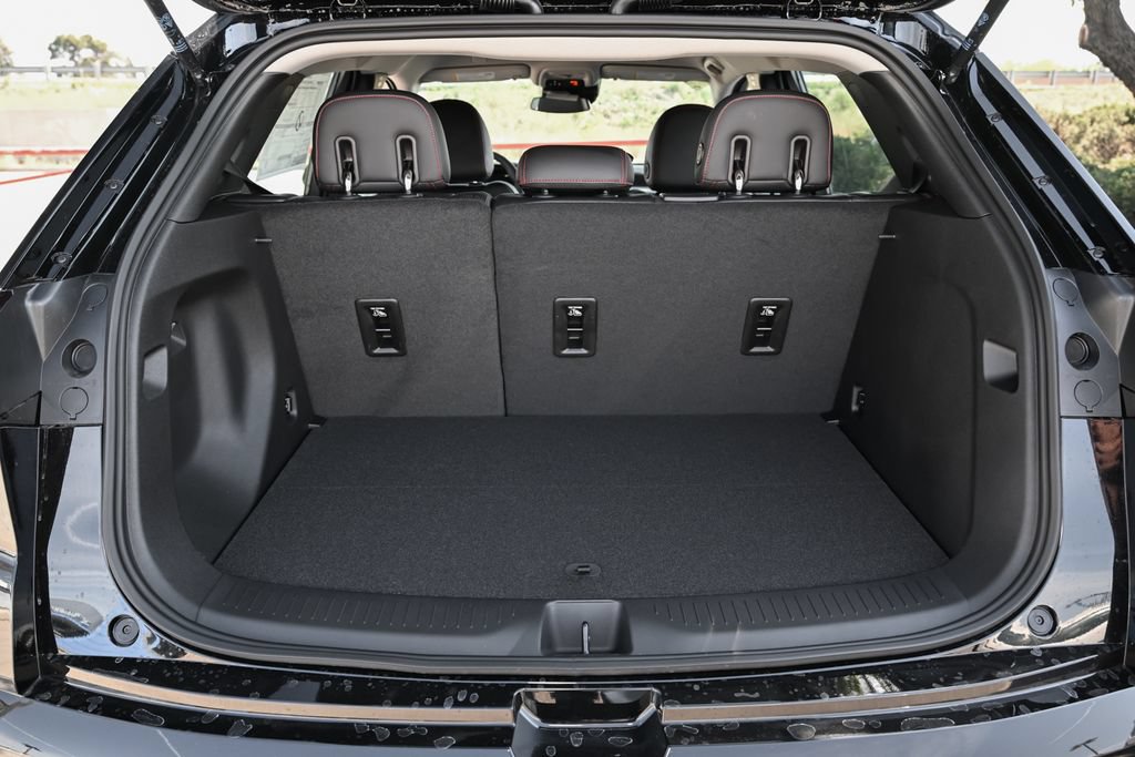 New 2027 Chevrolet Bolt RS FWD image 33
