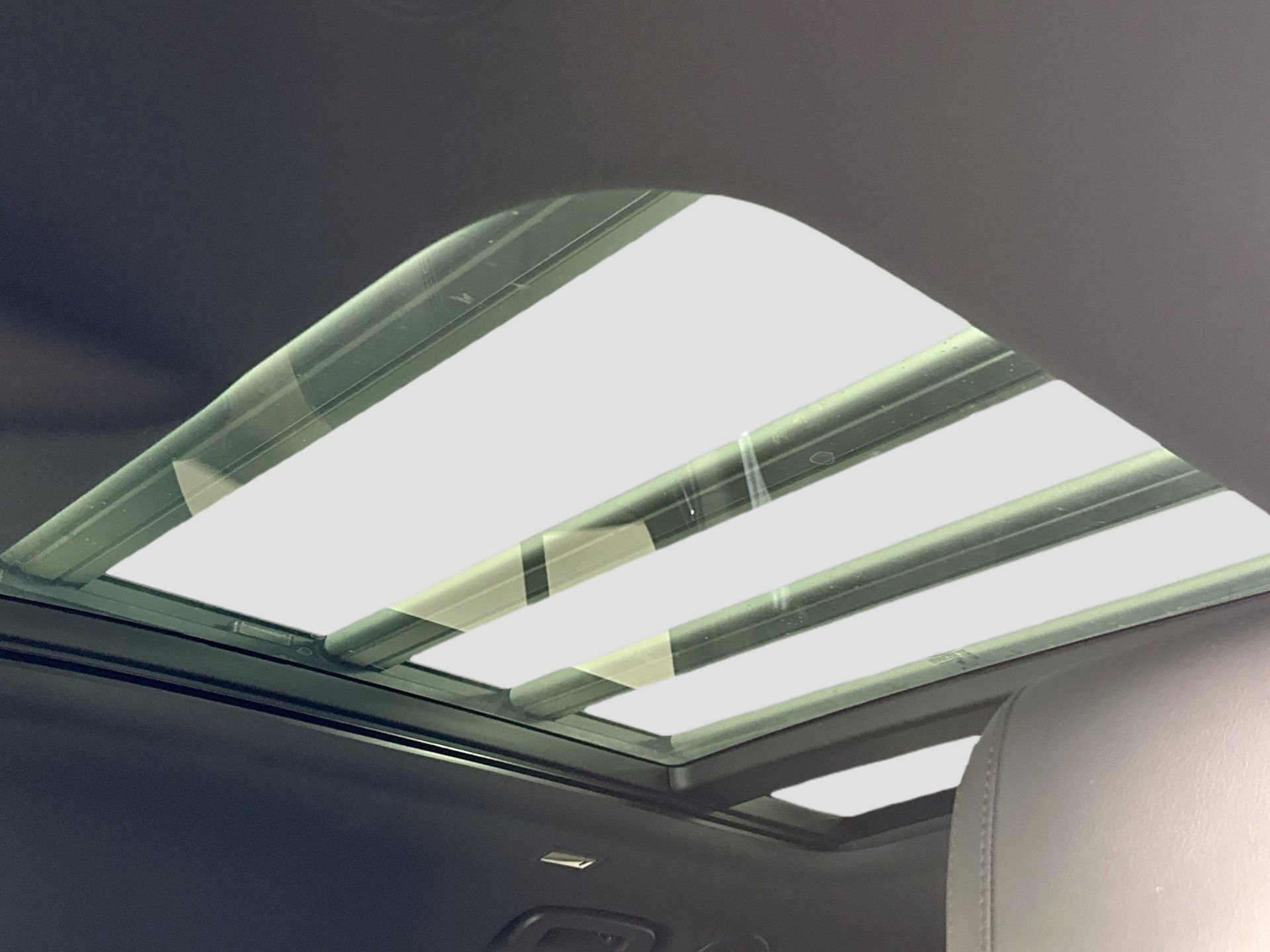 Certified 2023 Land Rover Defender 130 SE image 20