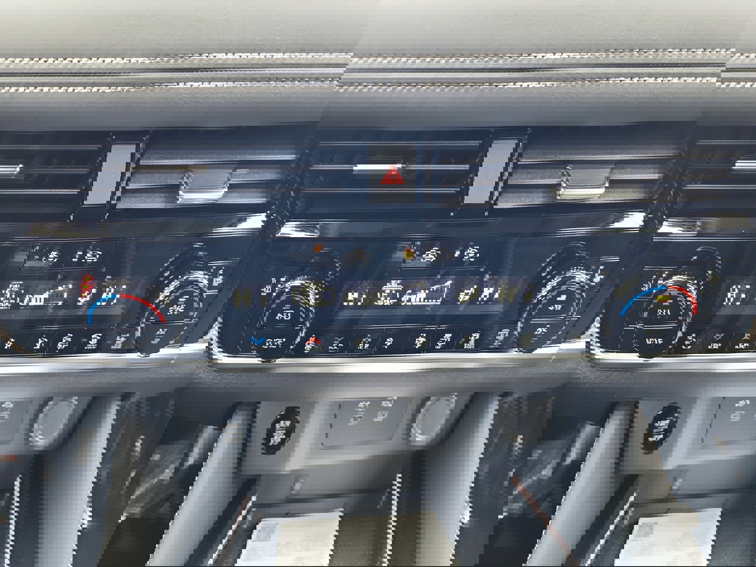 New 2026 Nissan Rogue Platinum image 17