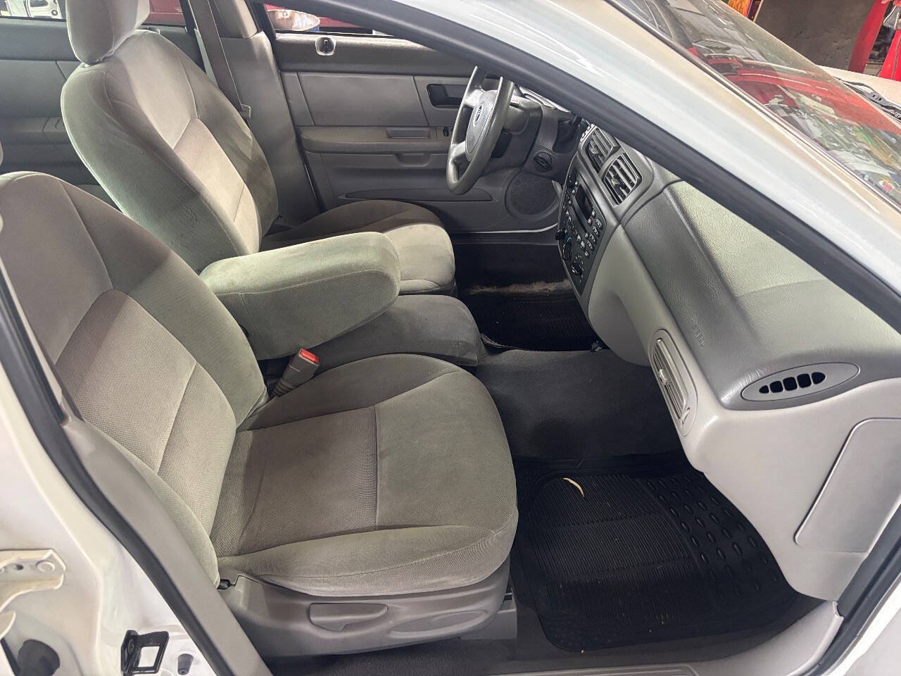 Used 2005 Mercury Sable GS FWD image 12
