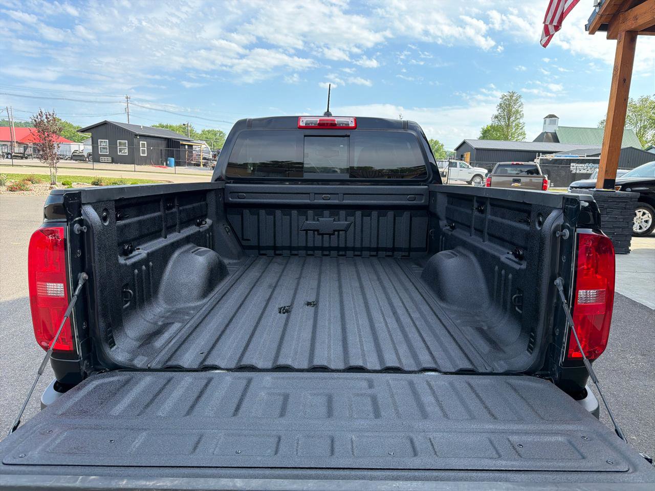 Used 2018 Chevrolet Colorado Z71 AWD/4WD image 18