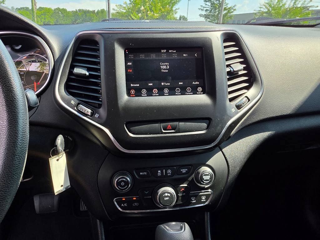 Used 2020 Jeep Cherokee Latitude AWD/4WD image 21