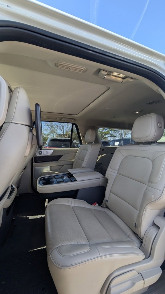 Used 2019 Lincoln Navigator L Reserve w/ Cargo Package image 7