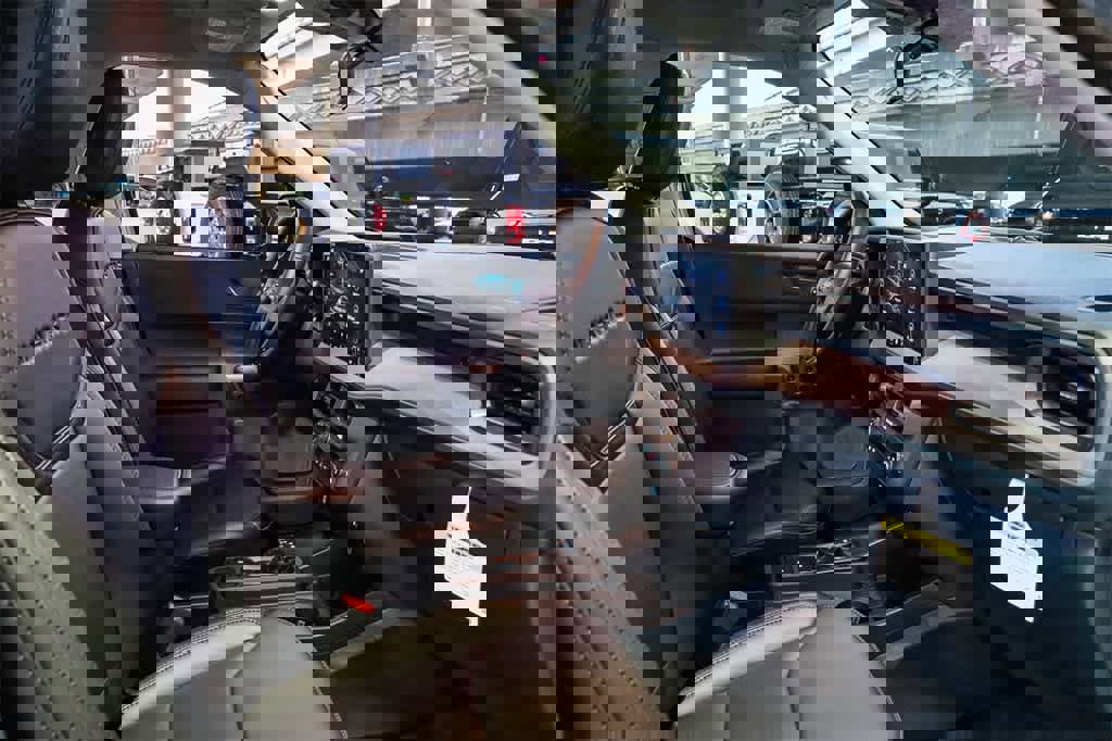 New 2025 Ford Maverick Lariat w/ Black Appearance Package image 16