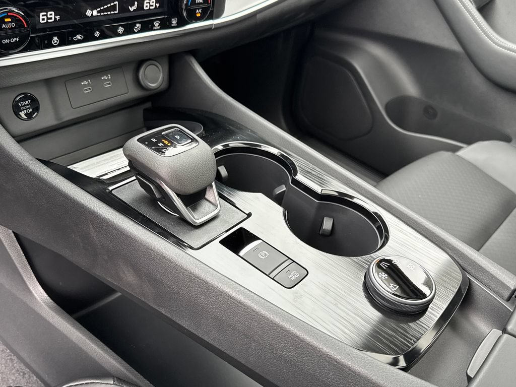 New 2026 Nissan Rogue SV w/ SV Premium Package AWD/4WD image 25