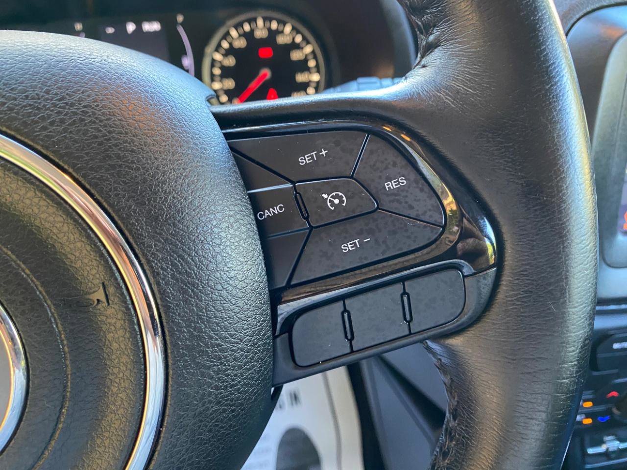 Used 2018 Jeep Renegade Altitude w/ Popular Equipment Group image 56