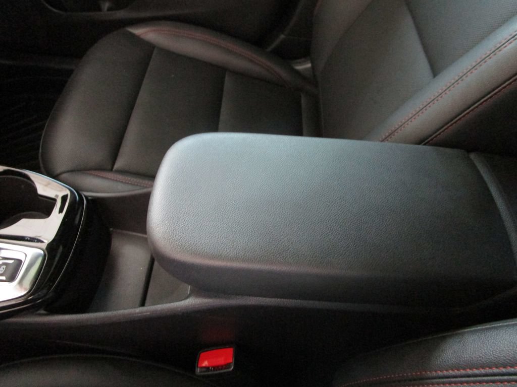 Used 2025 Chevrolet Trax RS w/ Sunroof Package FWD image 32