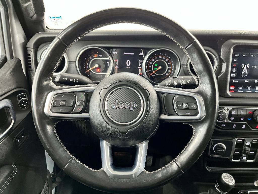 Used 2022 Jeep Wrangler Unlimited Sahara w/ Cold Weather Group AWD/4WD image 16