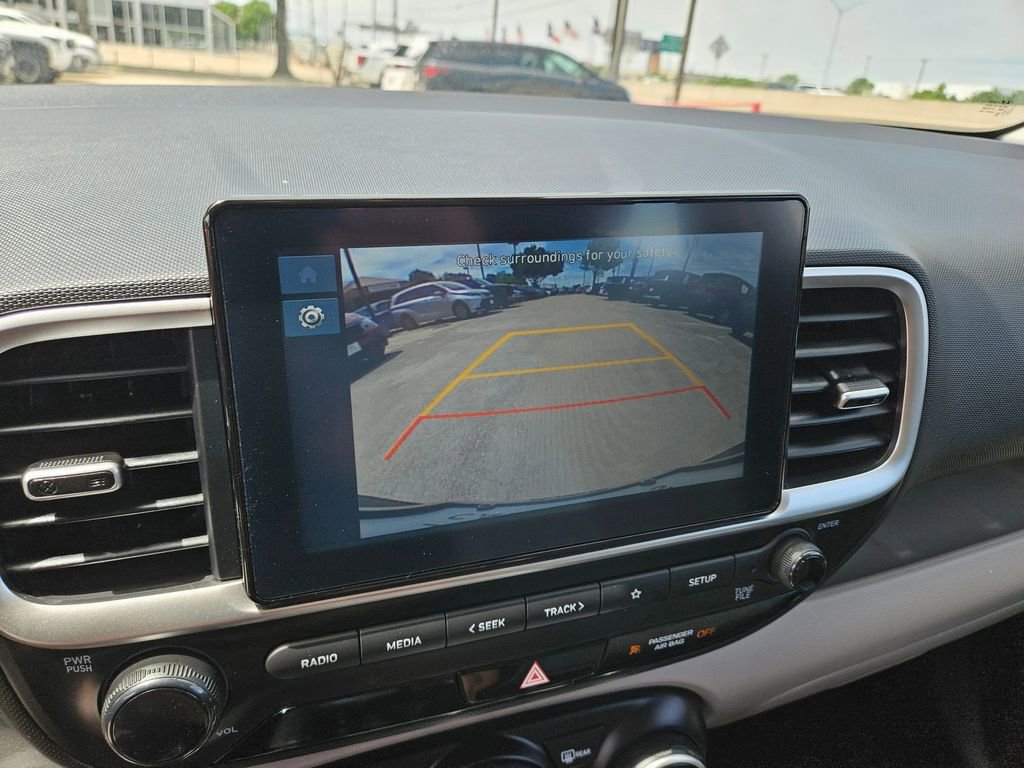 Used 2025 Hyundai Venue SEL image 22