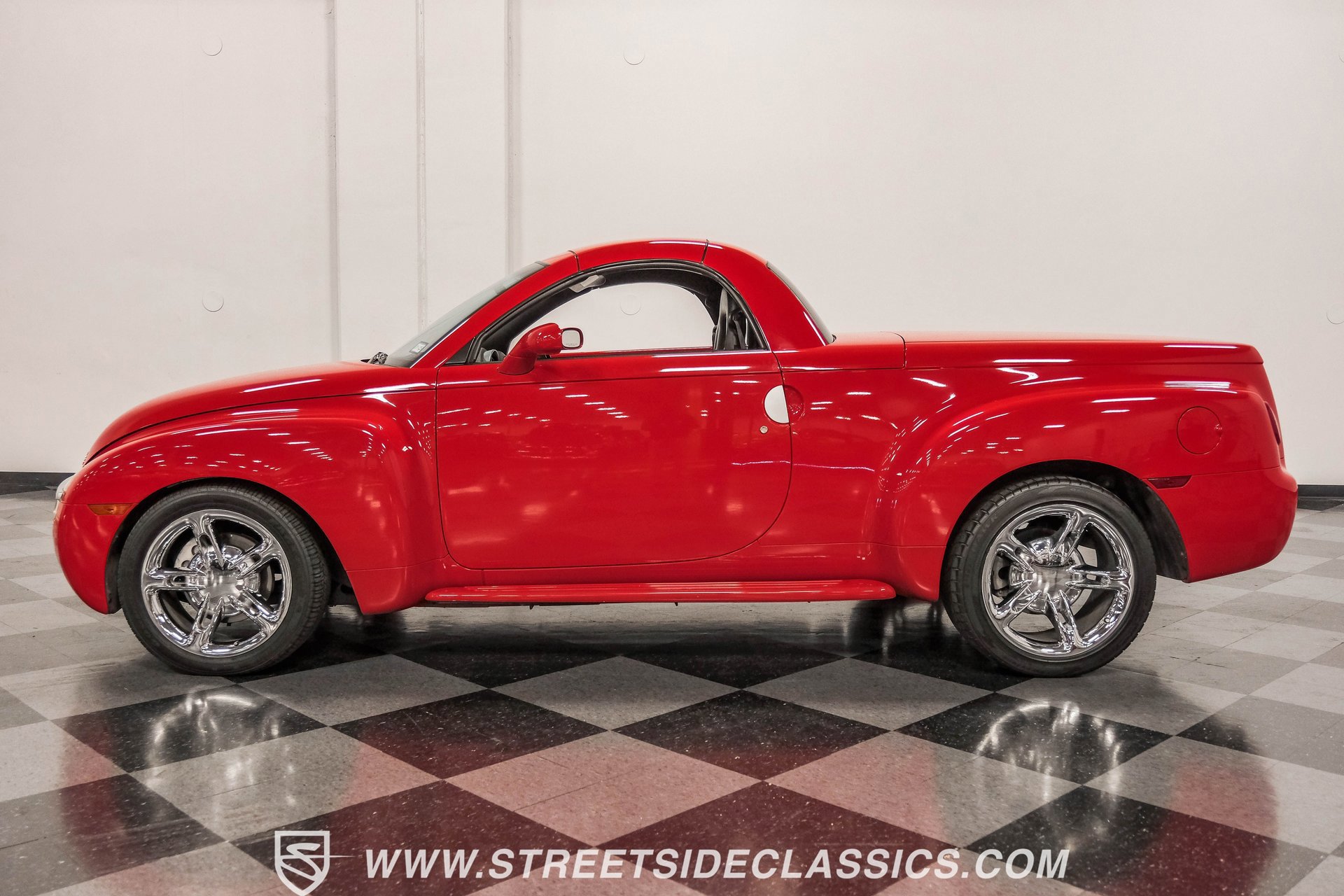 Used 2003 Chevrolet SSR w/ Preferred Equipment Group image 7