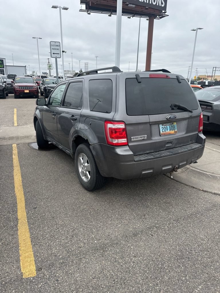 Used 2011 Ford Escape XLT w/ Class II Trailer Tow Pkg AWD/4WD image 3