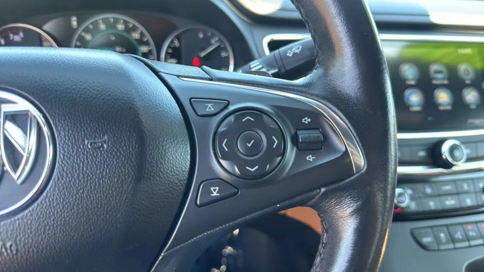 Used 2017 Buick LaCrosse Premium w/ Driver Confidence Package #2 FWD image 20