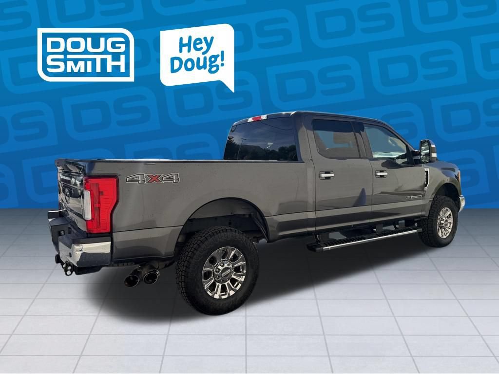 Used 2017 Ford F250 XLT w/ XLT Premium Package AWD/4WD image 4
