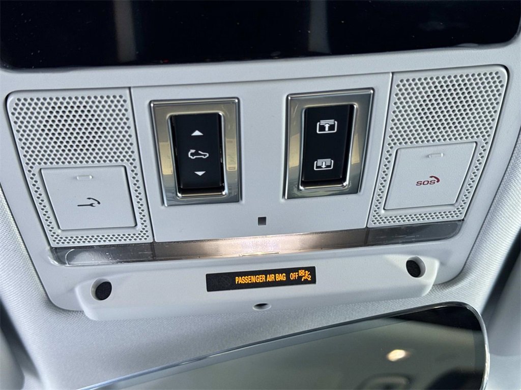 New 2026 Land Rover Defender 110 S image 22