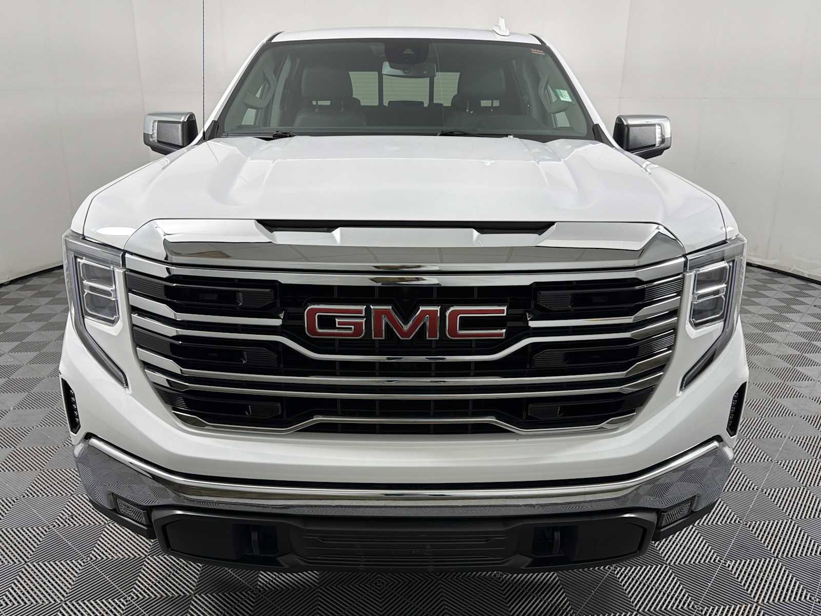 Certified 2023 GMC Sierra 1500 SLT w/ SLT Premium Package AWD/4WD image 2