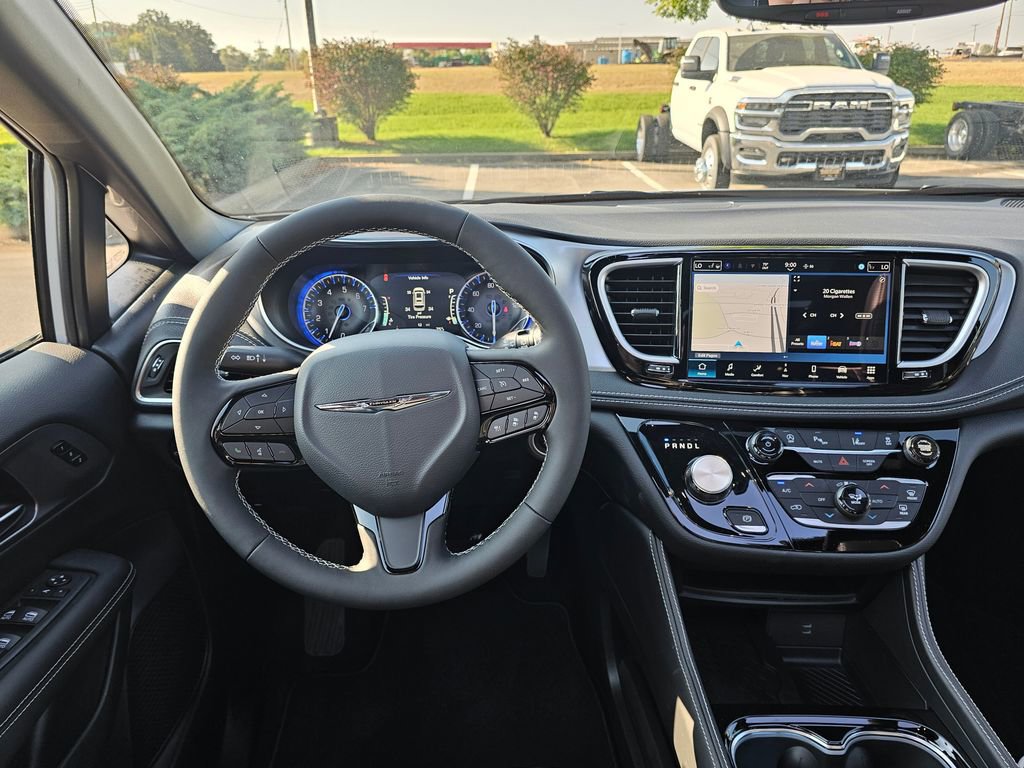 New 2026 Chrysler Pacifica Limited image 33