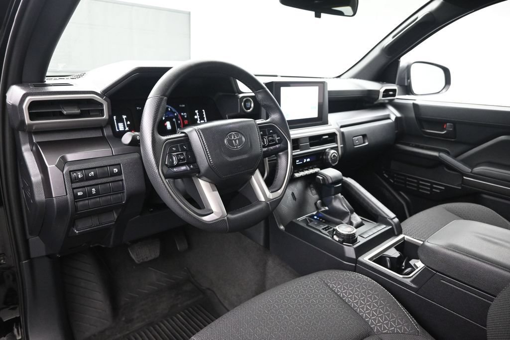 Used 2025 Toyota 4Runner SR5 AWD/4WD image 19