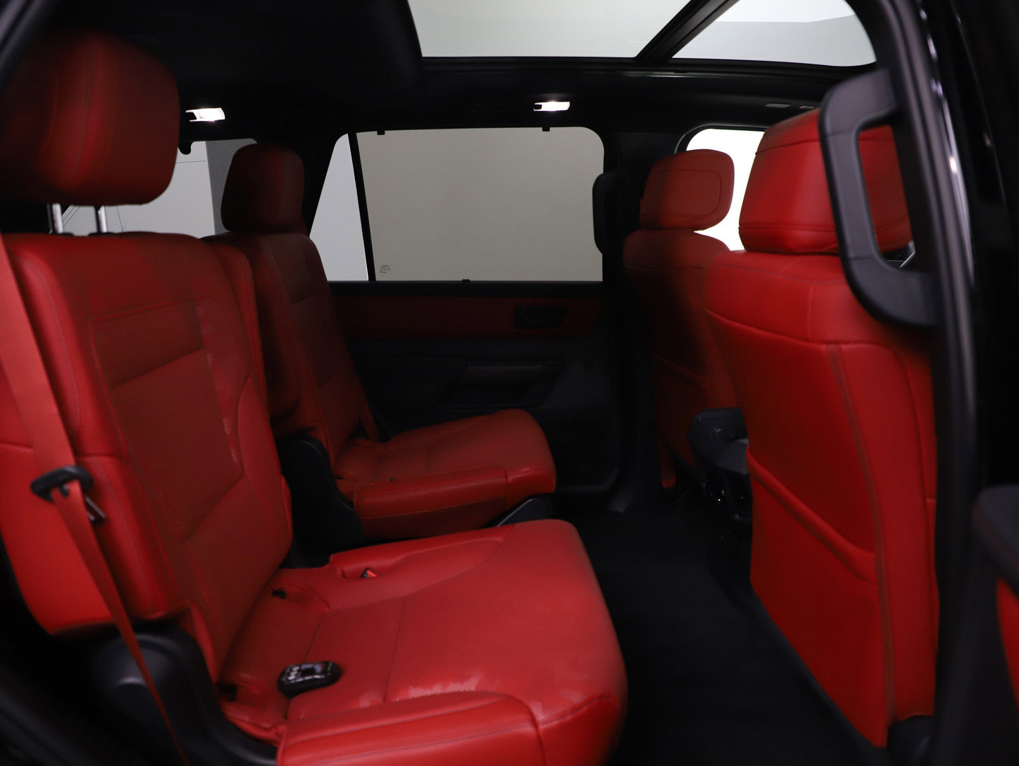 Used 2024 Toyota Sequoia TRD Pro AWD/4WD image 12